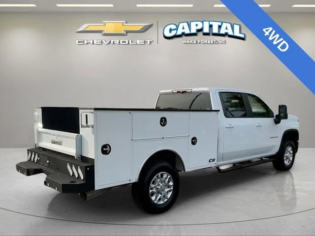 Used 2025 Summit White Chevrolet LT image 6