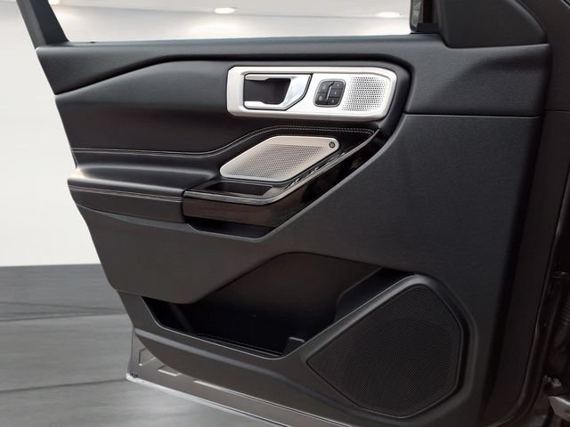 Used 2021  Ford ST image 13