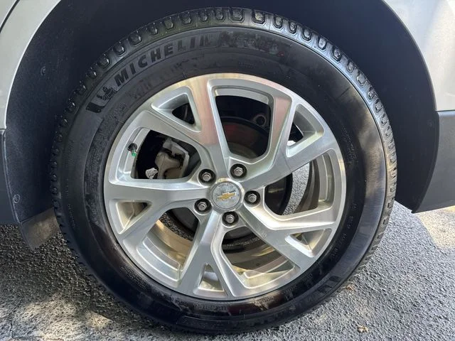 Used 2018 Silver Chevrolet Premier image 34