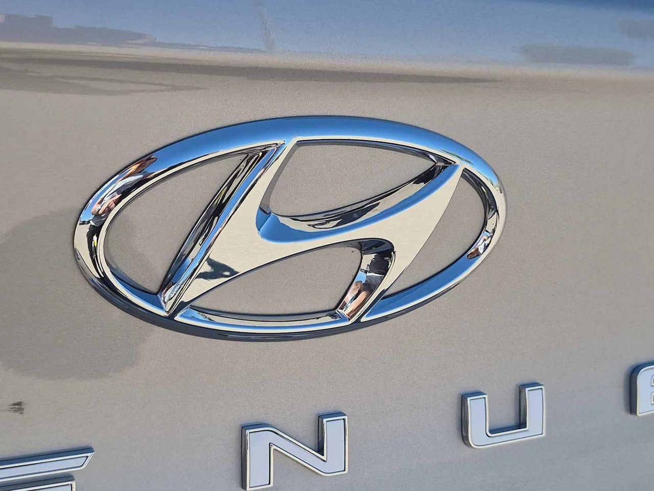 New 2026 Shimmering Silver Hyundai SEL image 11