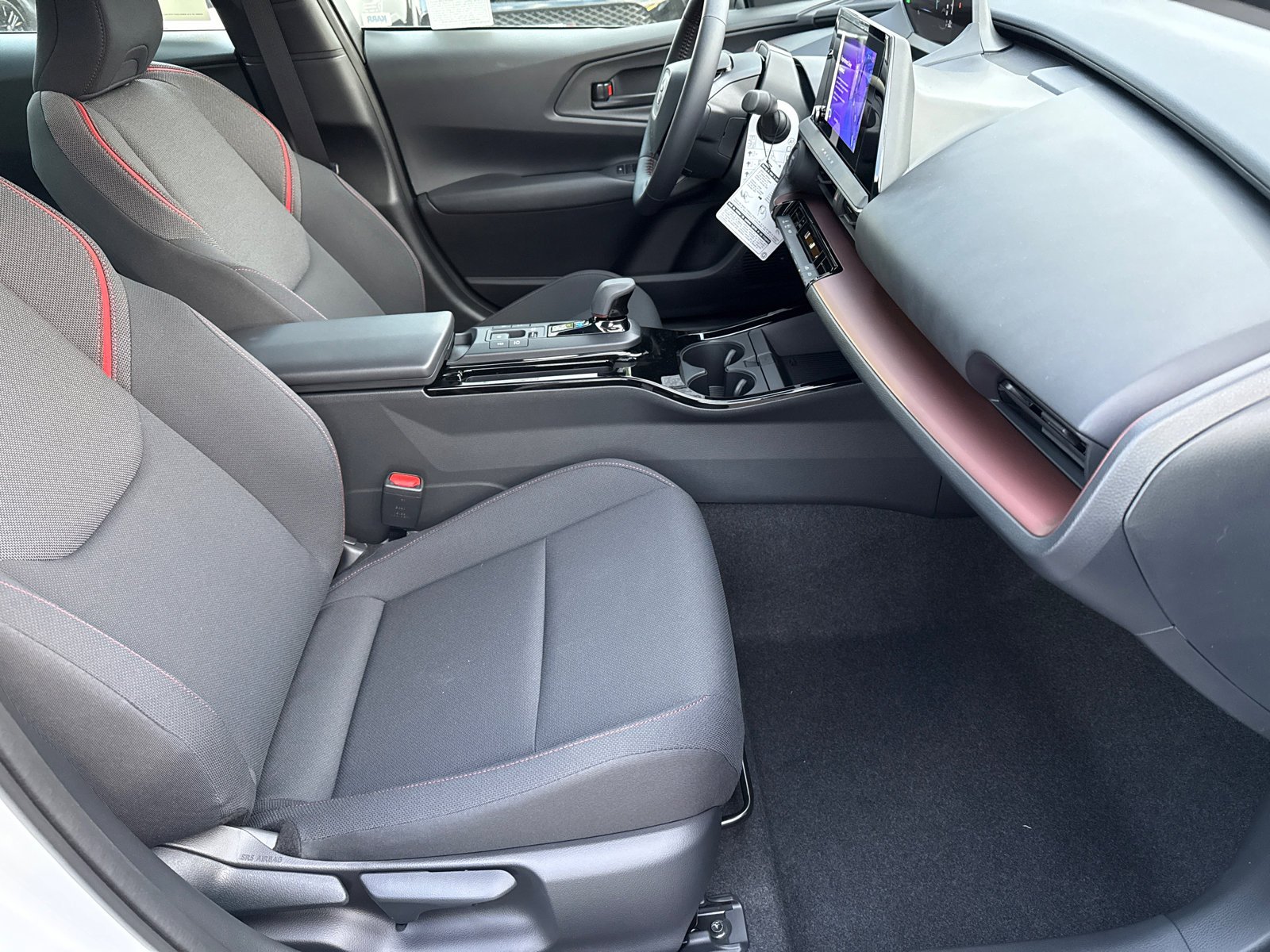 New 2026 Wind Chill Pearl <sup>1</sup> Toyota  SE image 16