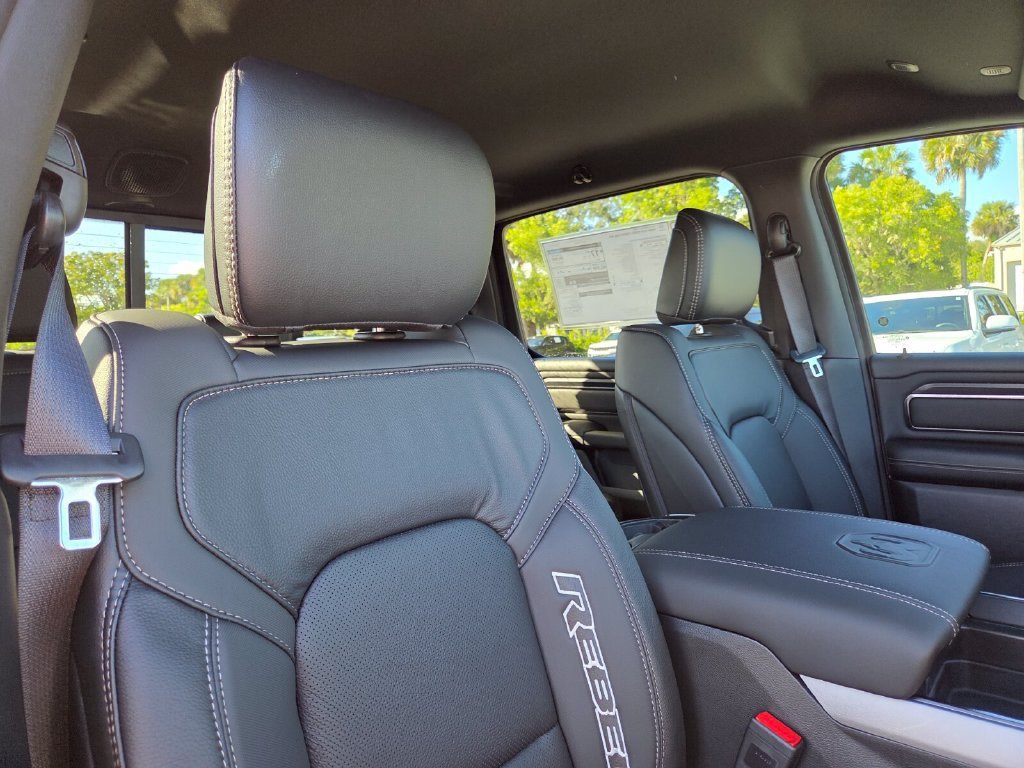 New 2027 Diamond Black Crystal Pearl-Coat Exterior Paint RAM Rebel image 16
