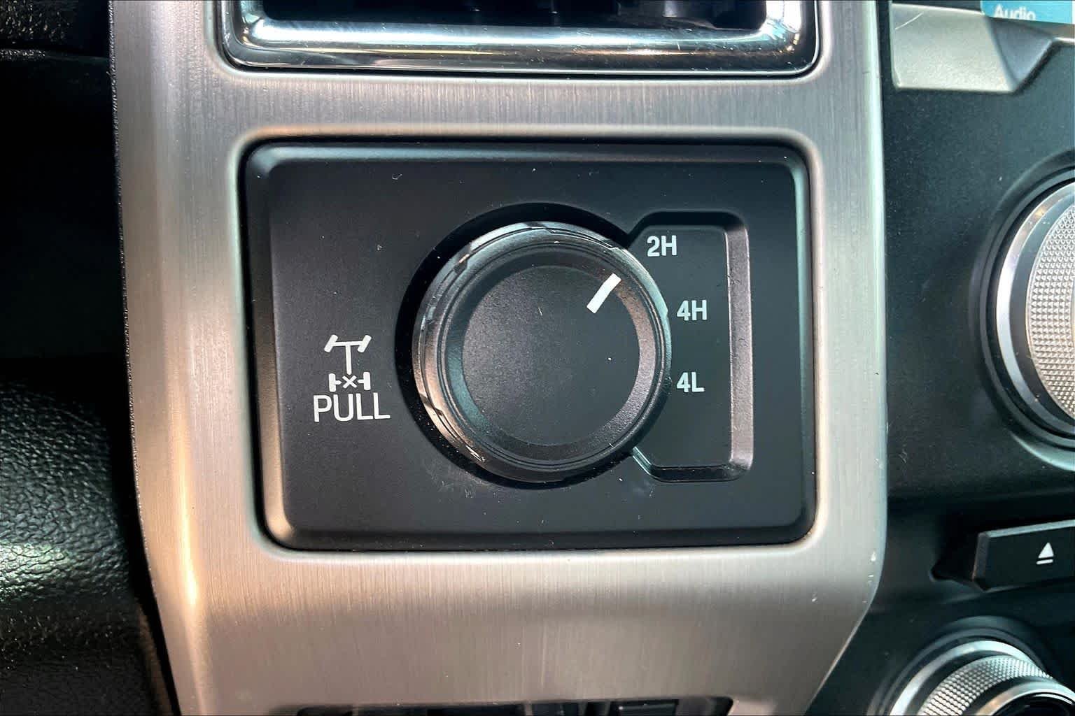 Used 2017 Ingot Silver Ford Platinum image 31