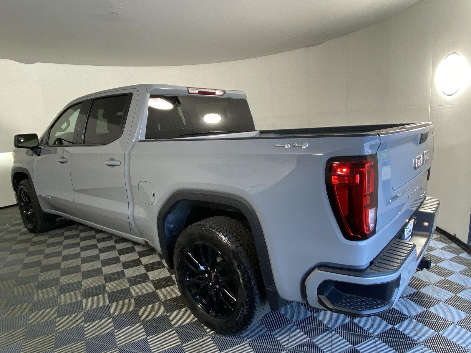 Used 2024 Gray GMC Elevation image 16