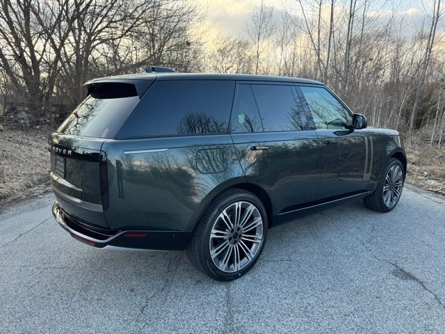 New 2026 Belgravia Green LAND ROVER SE image 6