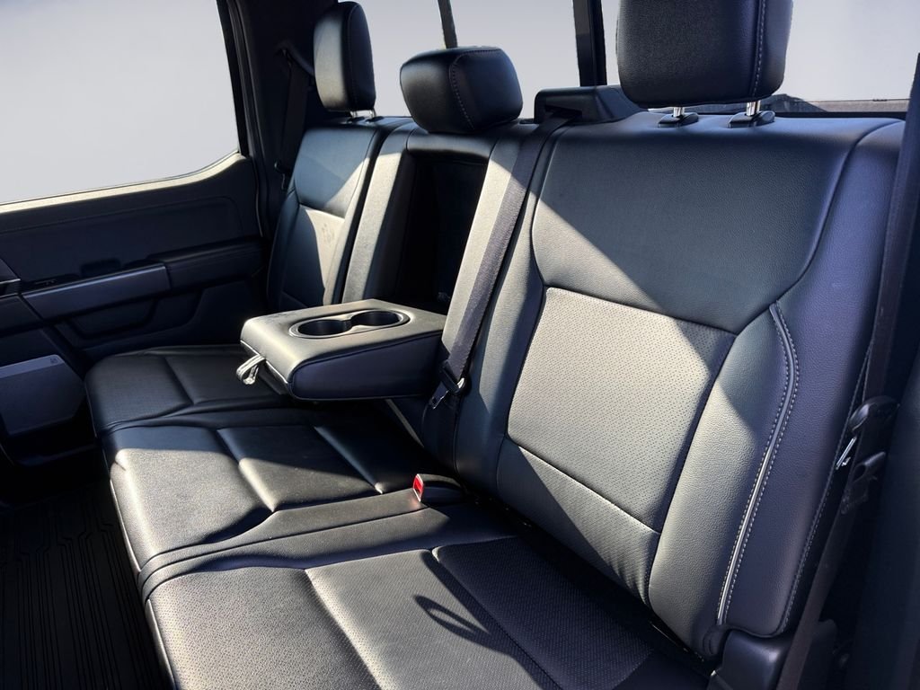 Used 2025  Ford Lariat image 17
