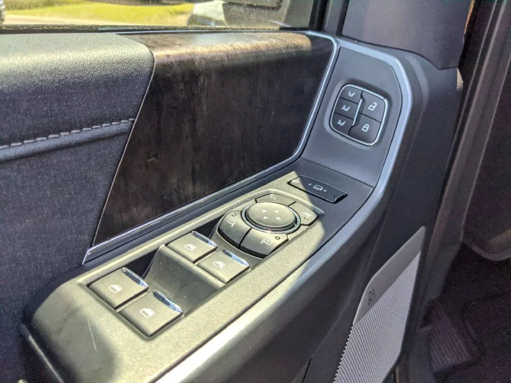 New 2026 Agate Black Metallic Ford F-250® Lariat® image 17