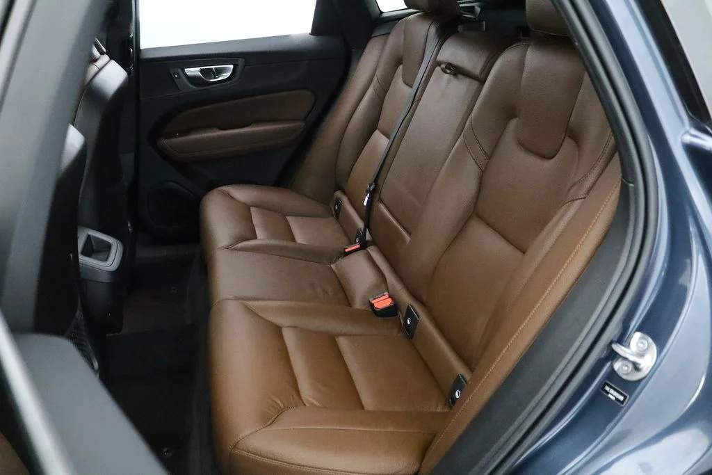 2022 Volvo XC60 Momentum - Photo 9