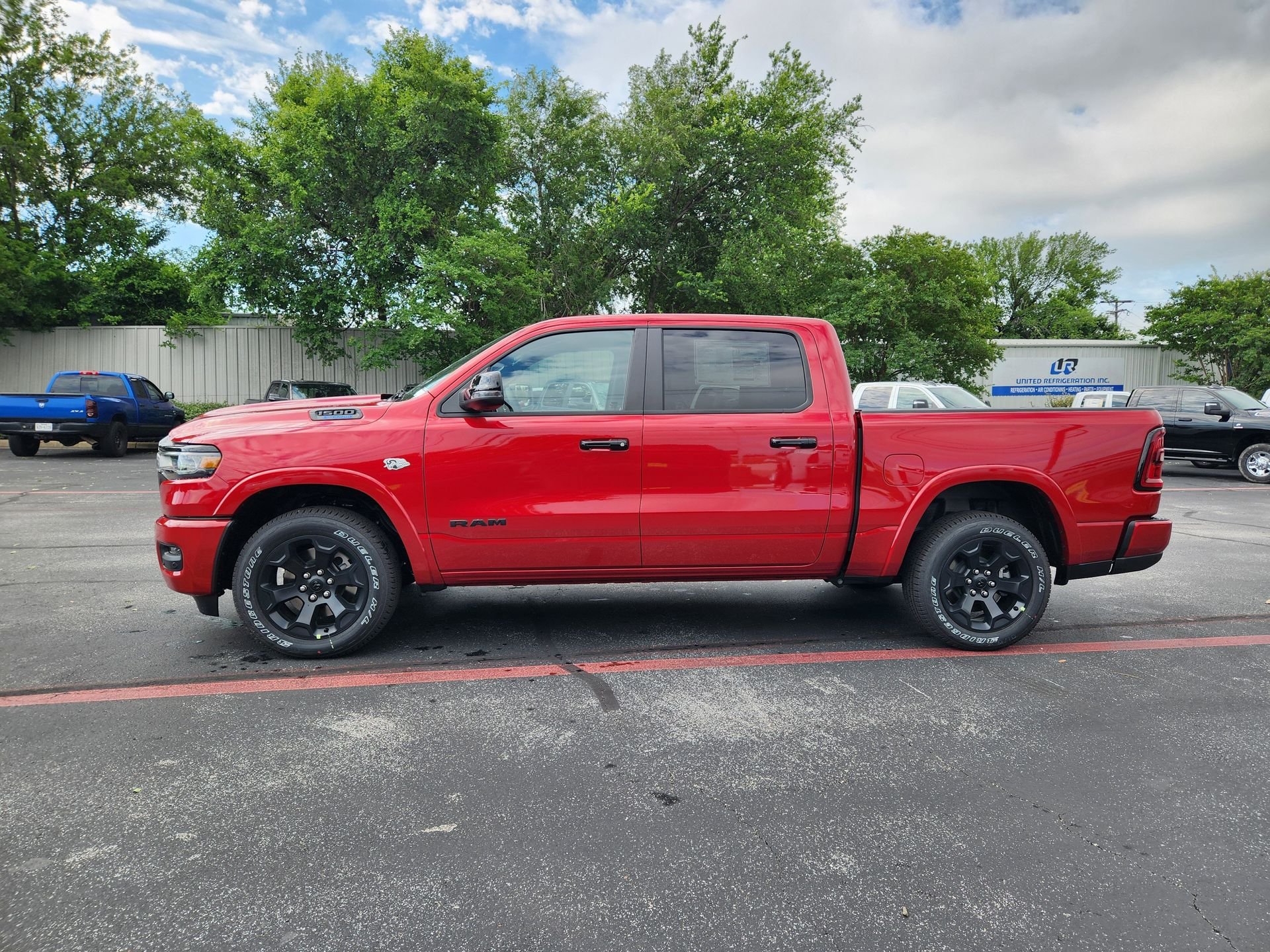 New 2026 Molten Red Pearl-Coat Exterior Paint RAM Big Horn/Lone Star image 3