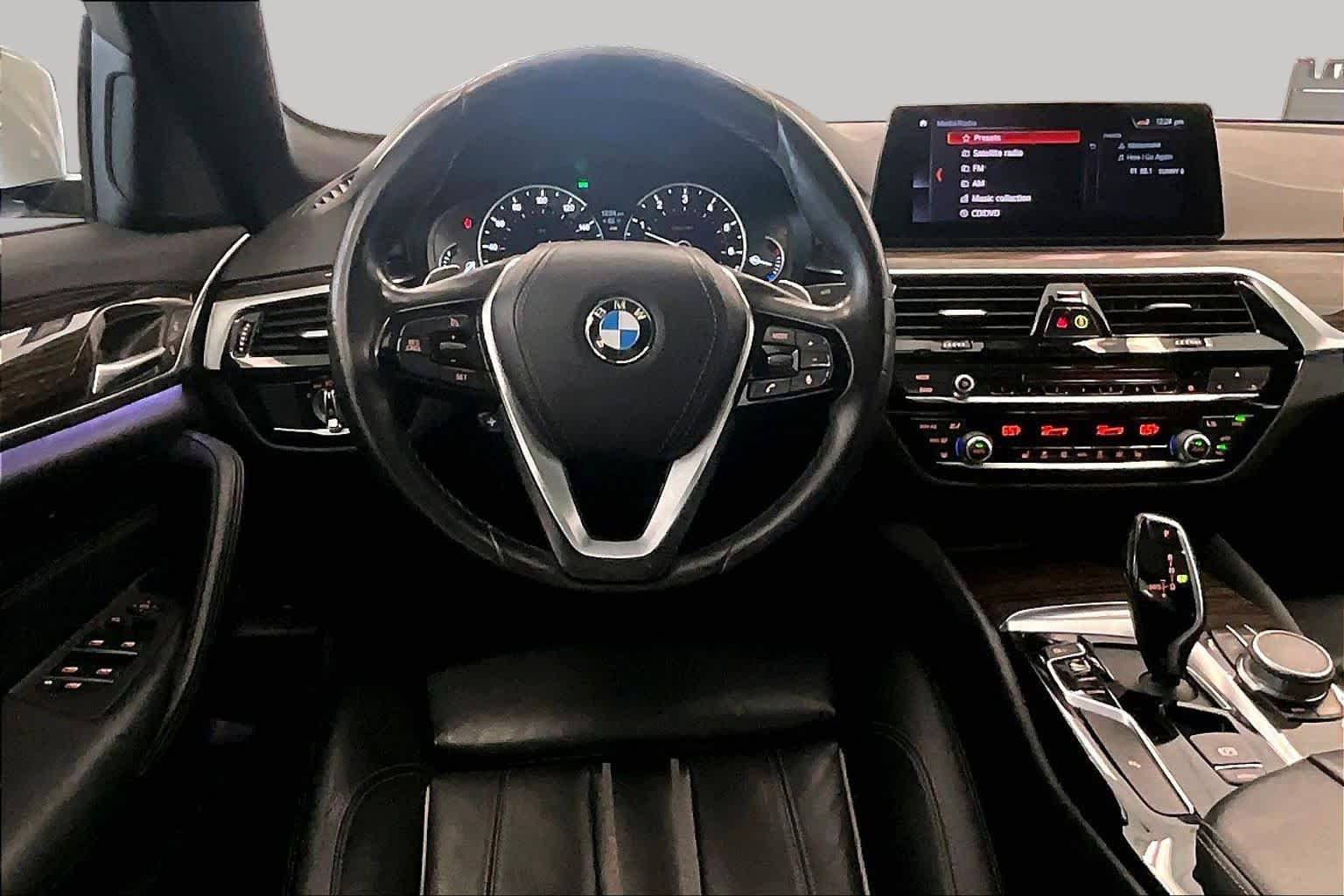 Used 2019 Alpine White BMW 540i image 5