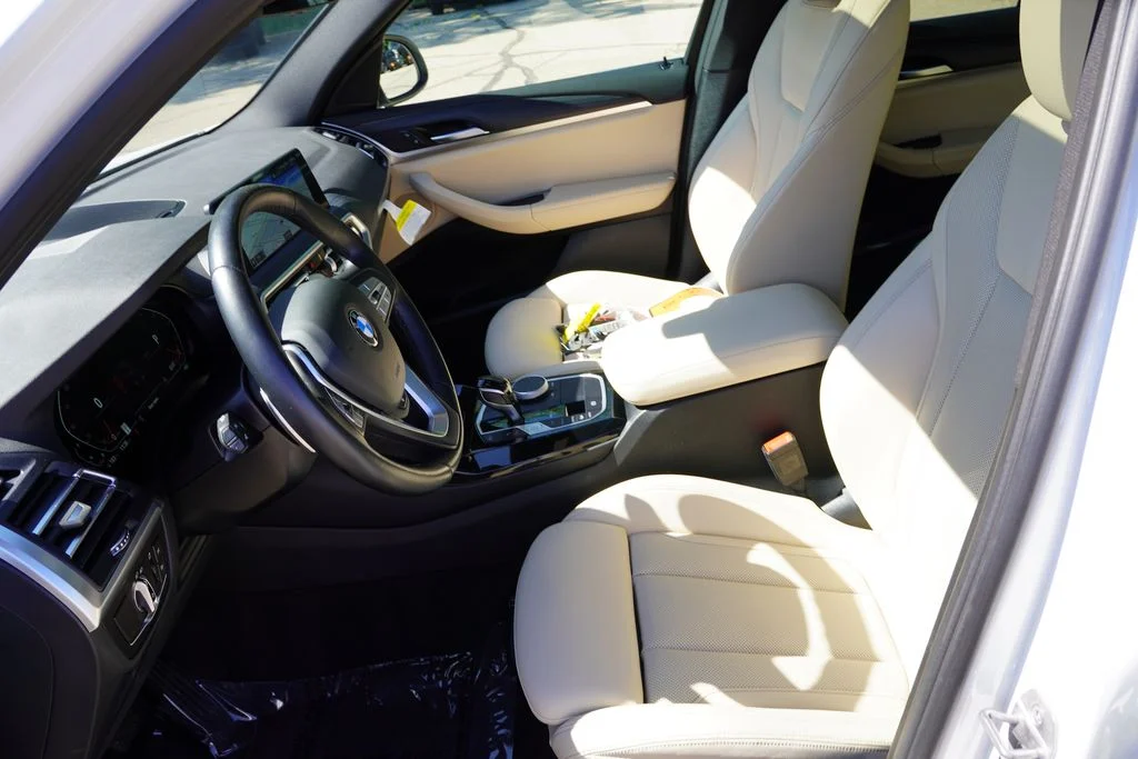 Used 2023 Alpine White BMW xDrive30i image 15