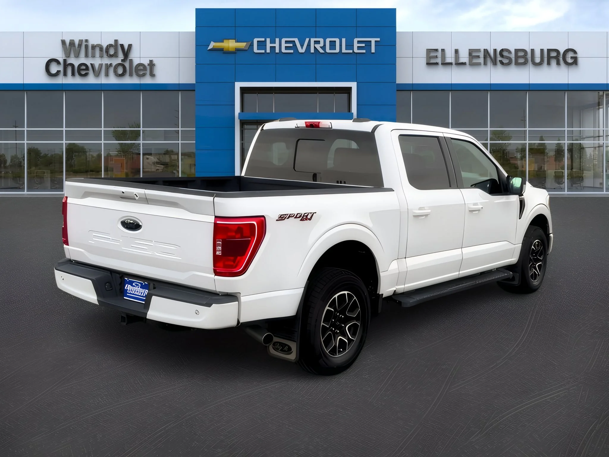 Used 2021 Oxford White Ford XLT image 7