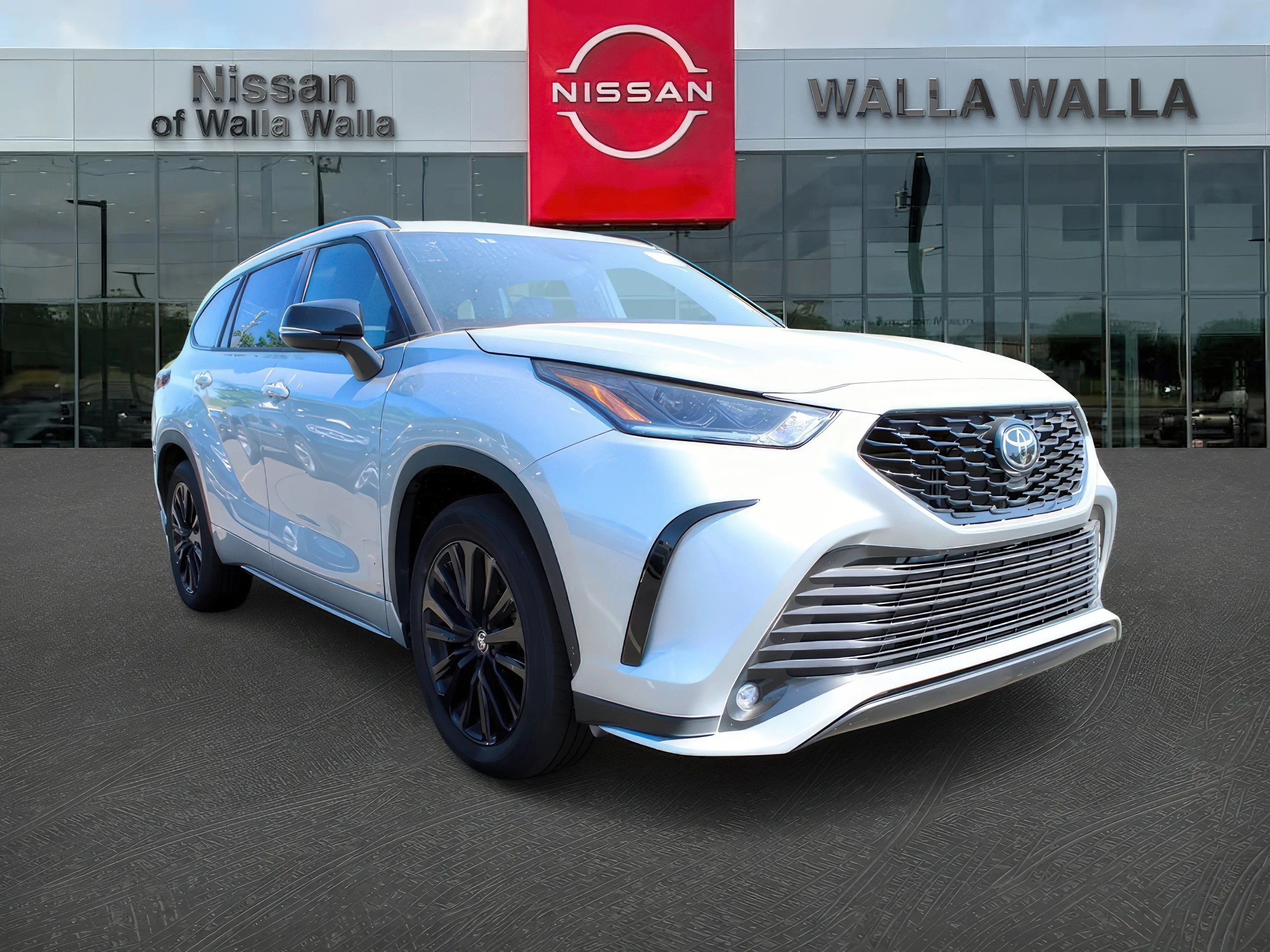 2025 Toyota Highlander XSE AWD's photo