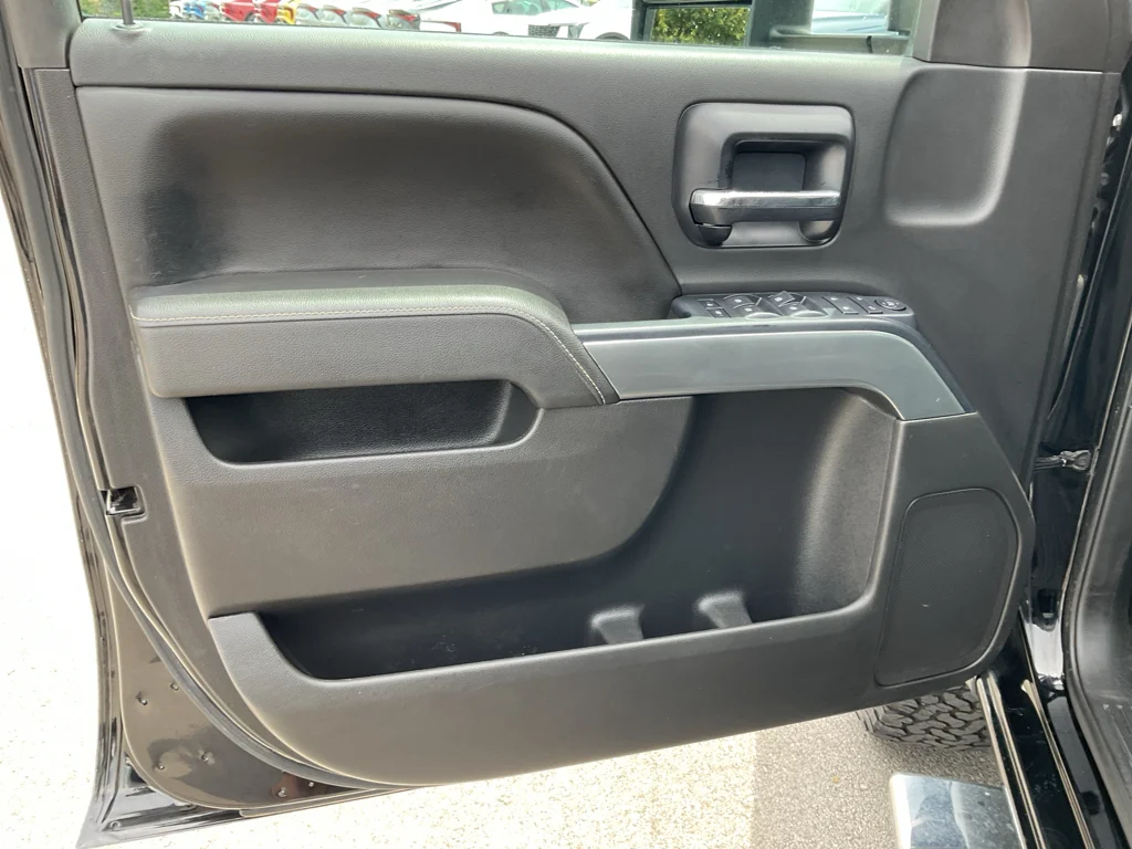 Used 2015 Black Chevrolet LT image 24