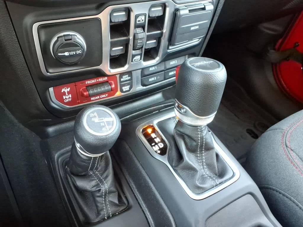 Used 2025 Red Jeep Rubicon image 20