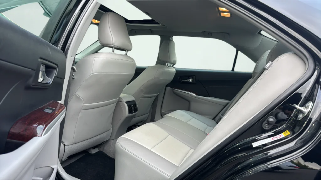 Used 2014 Black Toyota XLE image 15