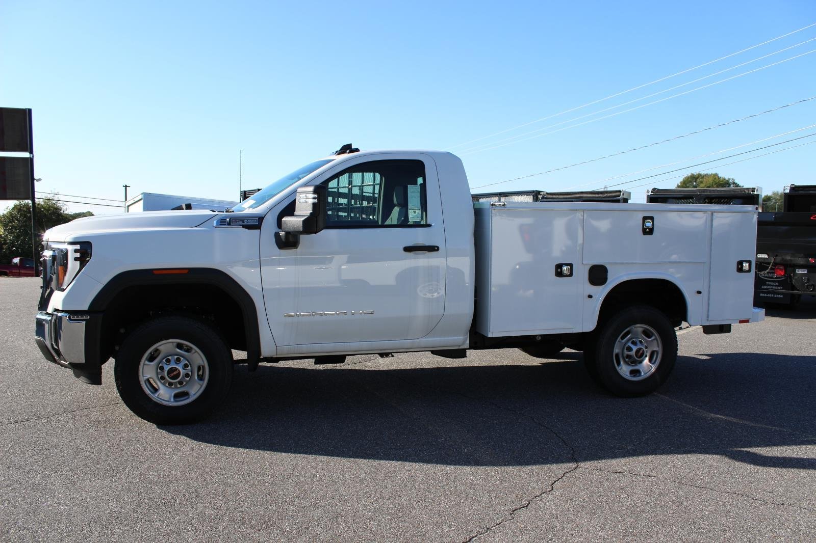 New 2024 Summit White GMC Pro image 4