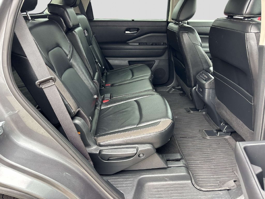 Used 2023 Gray Nissan SL image 16
