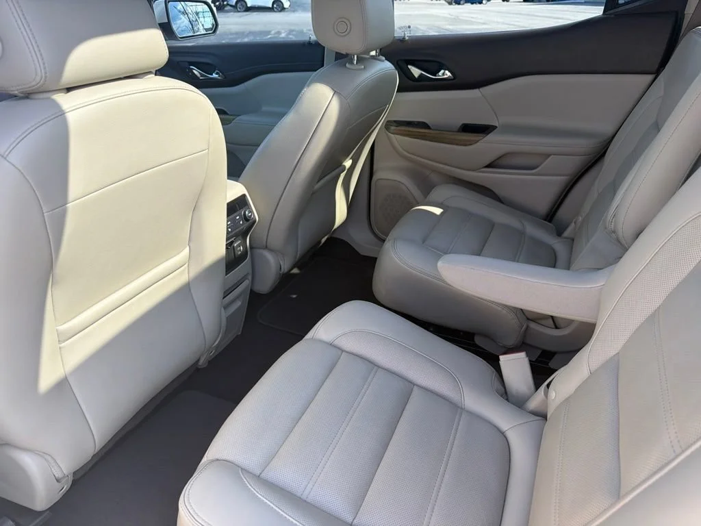 Used 2019 WHITE FROST TRICOAT GMC Denali image 17
