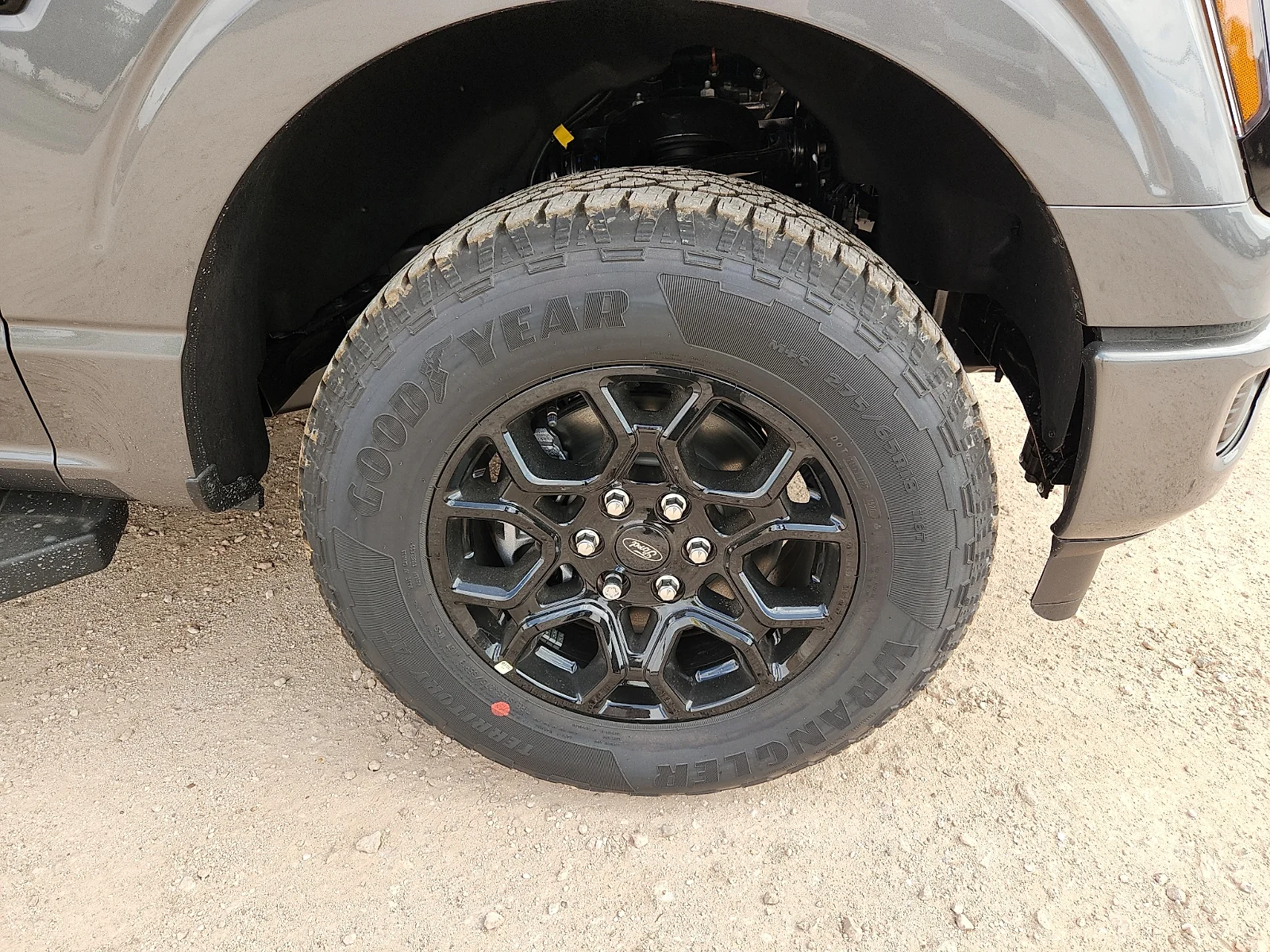 New 2026 Carbonized Gray Metallic Ford XLT image 9