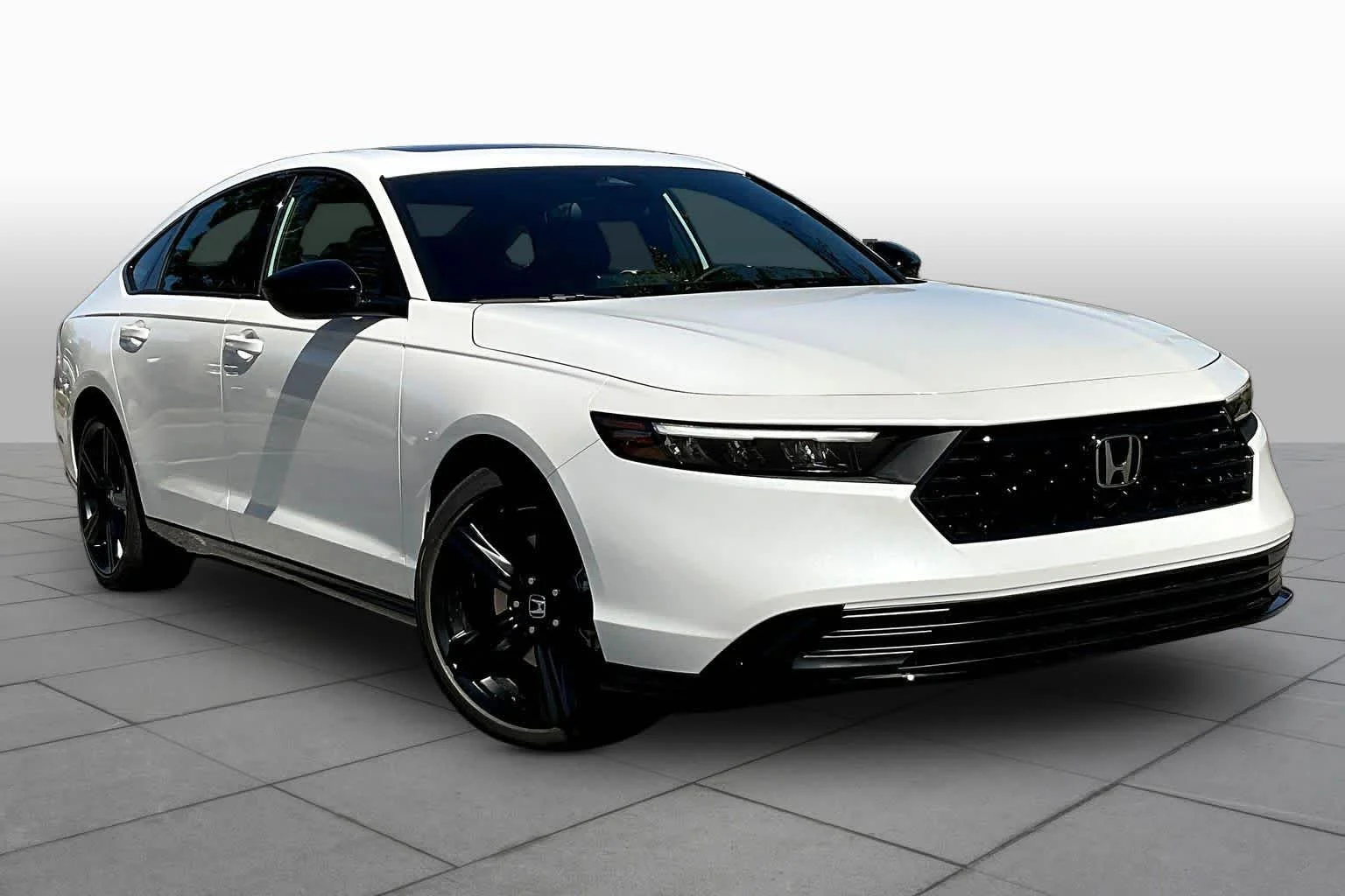 New 2026 Platinum White Pearl Honda Sport-L image 2