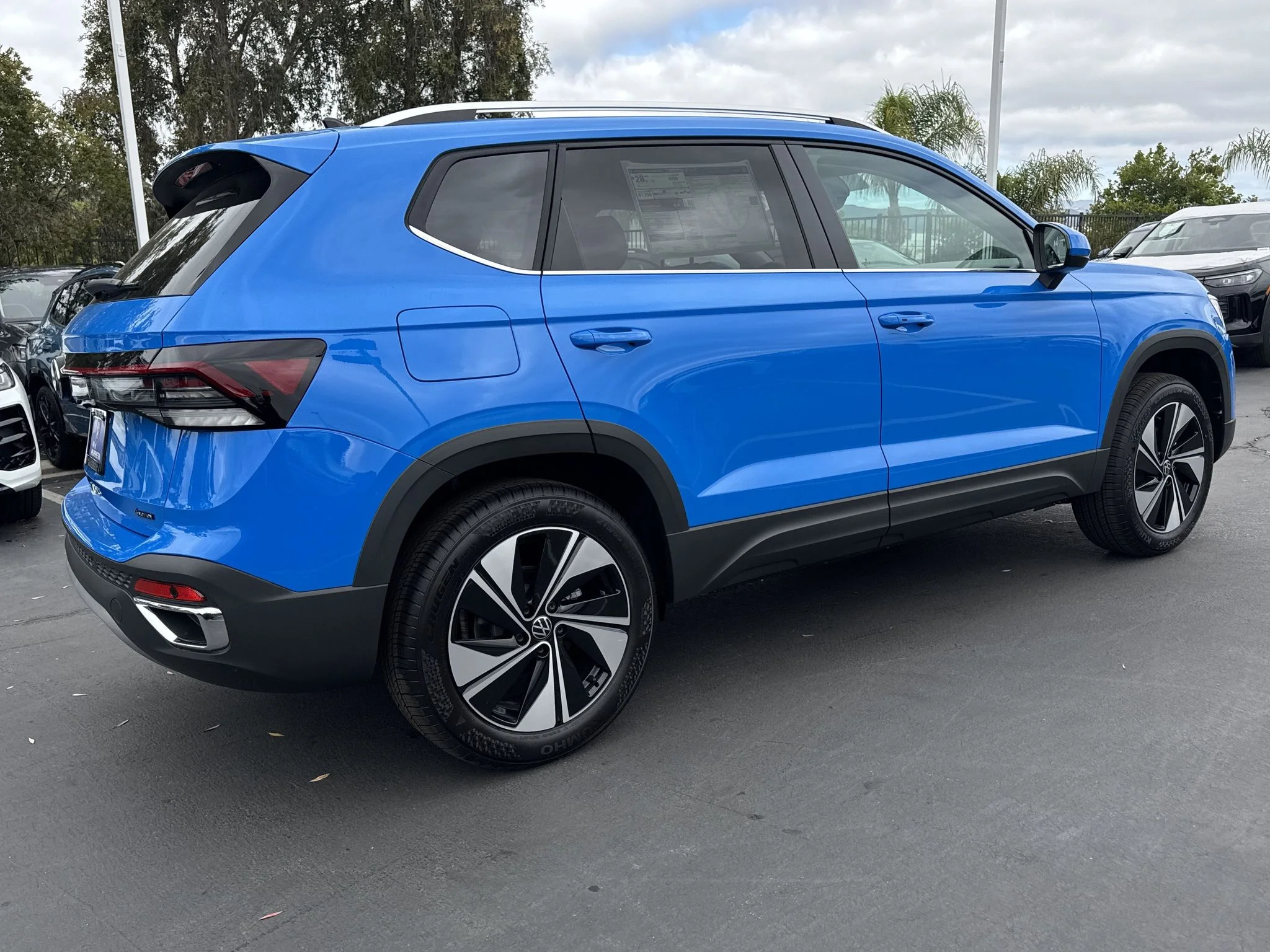 New 2026 Cornflower Blue Volkswagen SE image 8