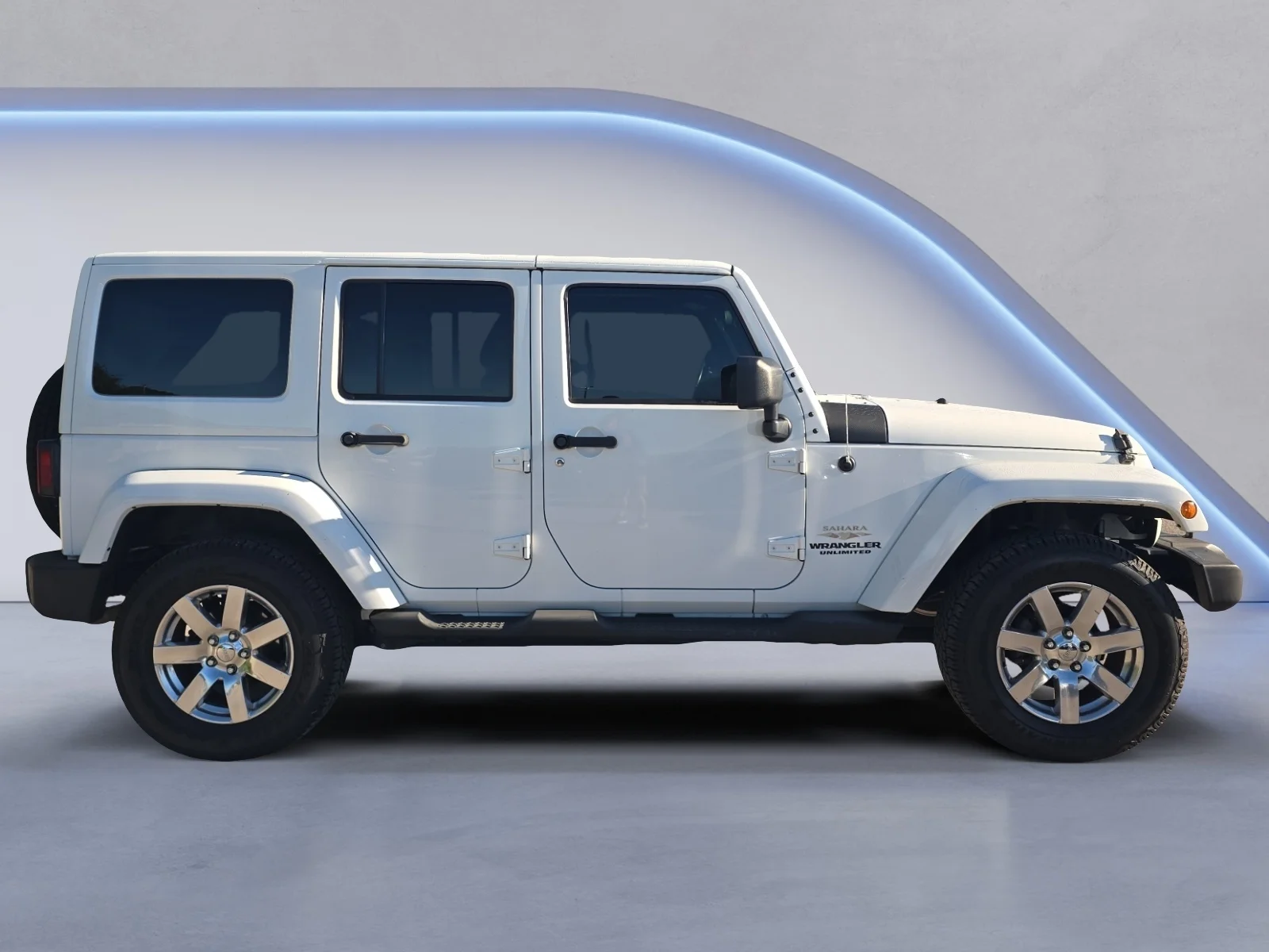 Used 2012 Bright White Clearcoat Jeep Sahara image 8