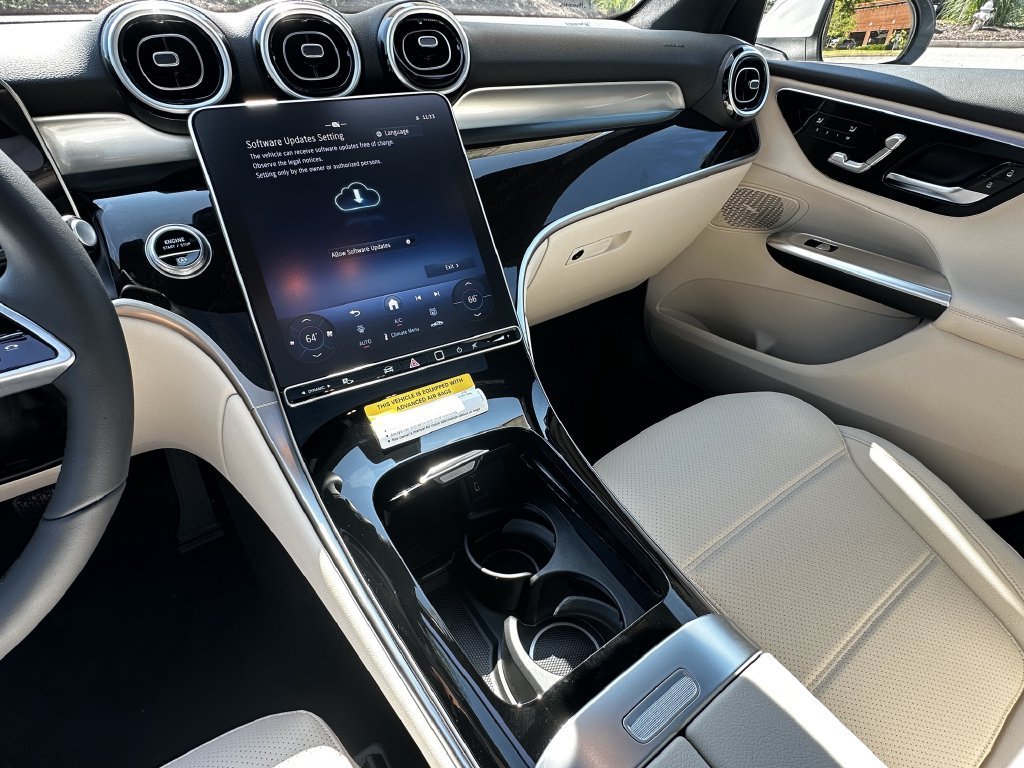 New 2027 Polar White Mercedes-Benz GLC 300 image 68