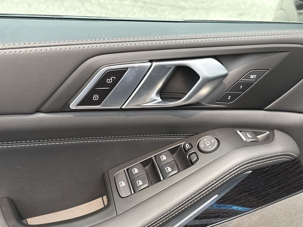 New 2026 Black BMW xDrive40i image 13