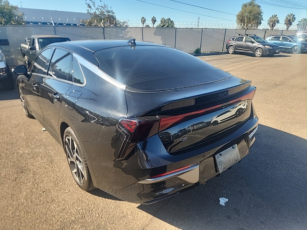 Used 2025 Black Kia EX image 10