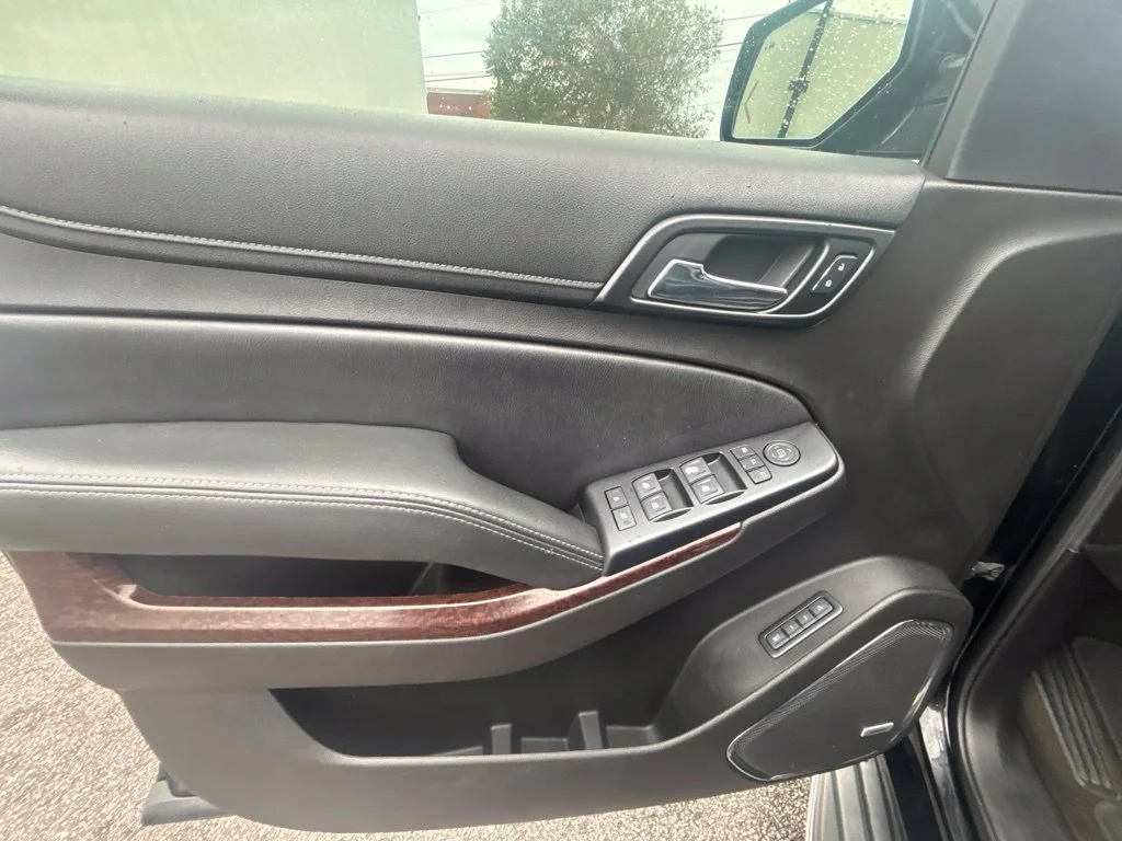 Used 2017 Black GMC SLT image 10