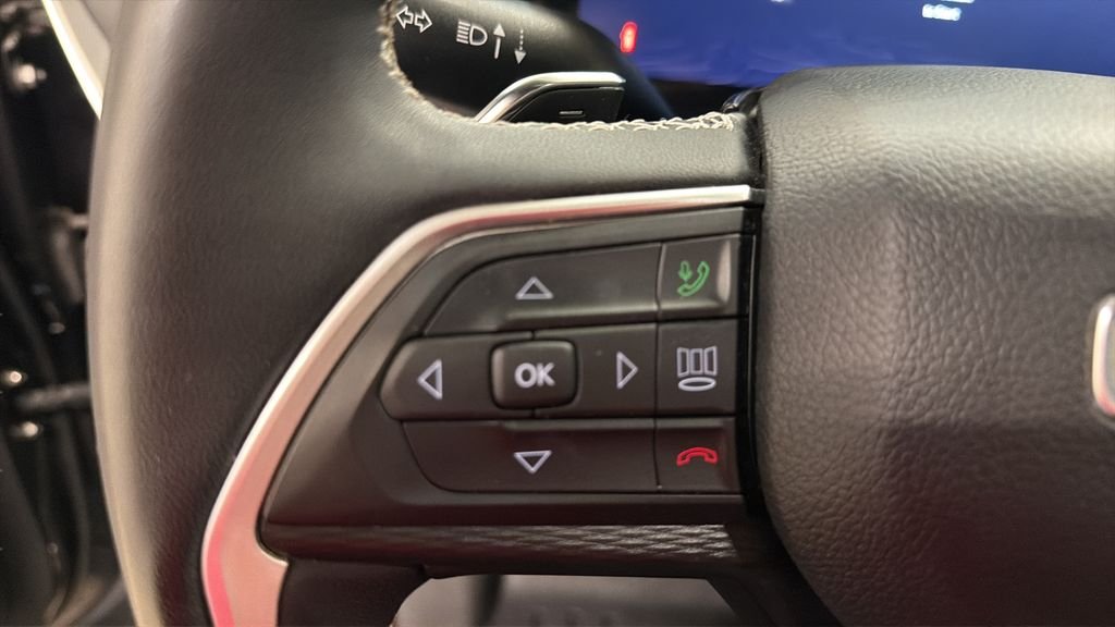 Used 2023 Gray Jeep Altitude image 19