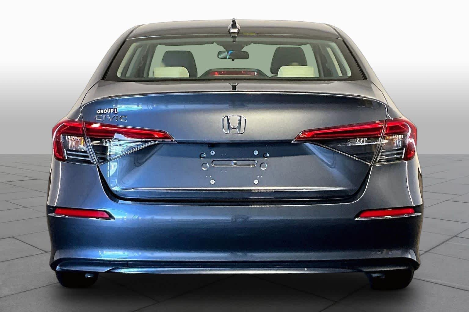 Used 2024 Meteorite Gray Metallic Honda EX image 5