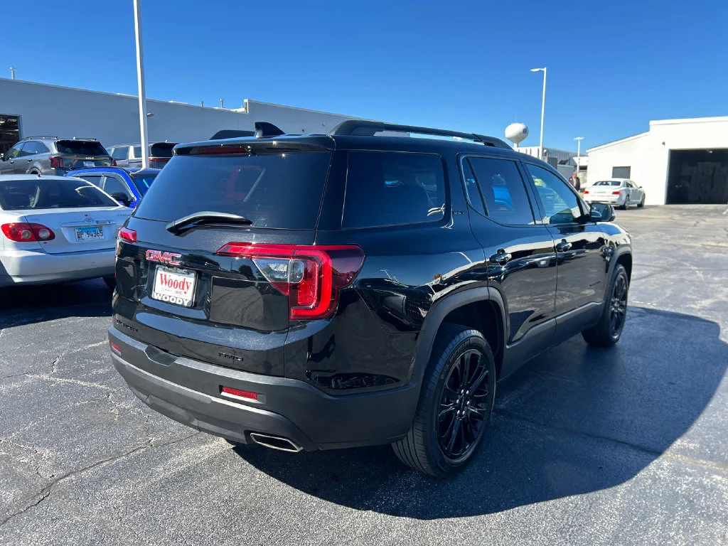 2023 GMC Acadia SLT - Photo 8