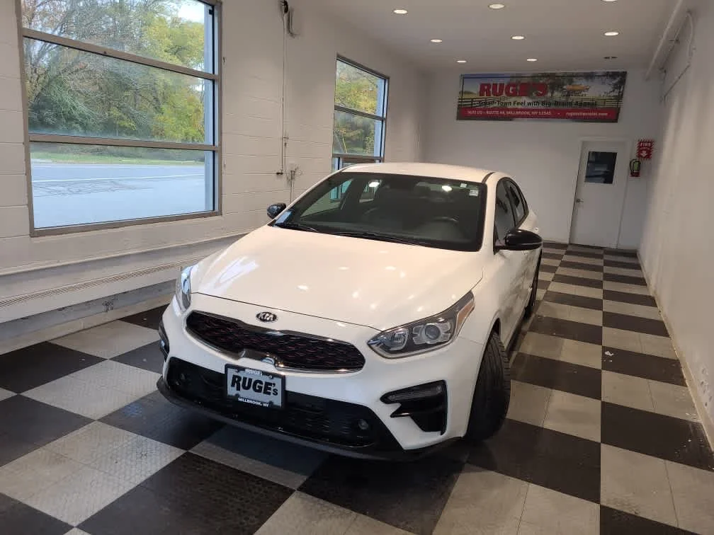 Used 2021 Snow White Pearl Kia GT-Line image 2