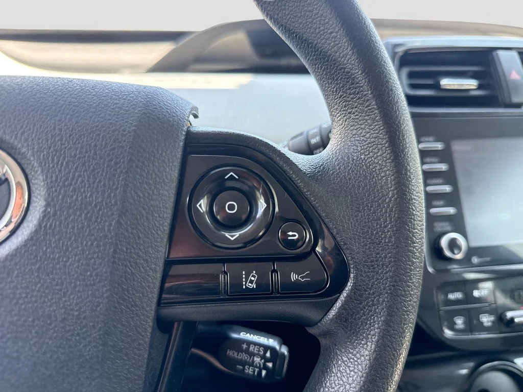 Used 2022 Gray Toyota LE image 12