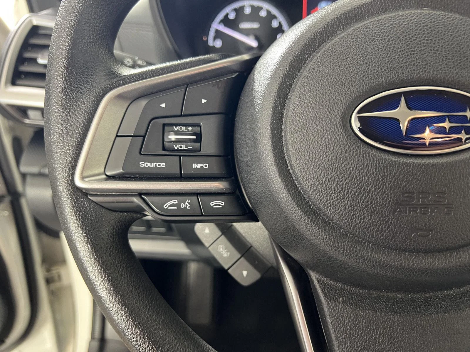 Used 2020  Subaru BASE image 8