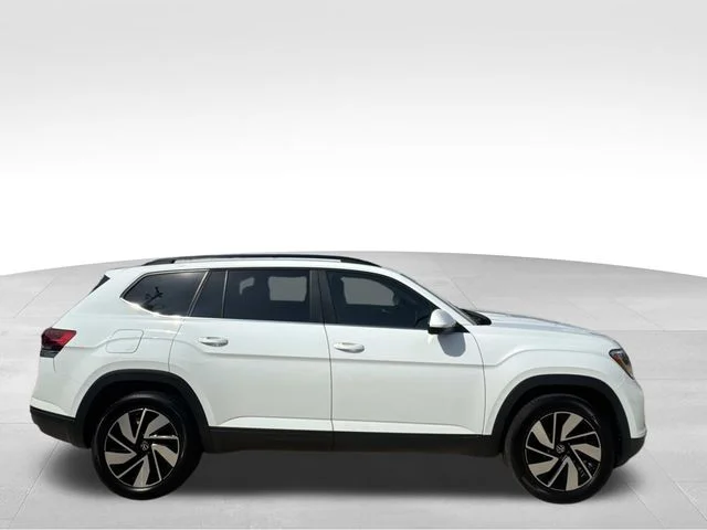 Used 2025 White Volkswagen 2.0T SE w/Technology image 6