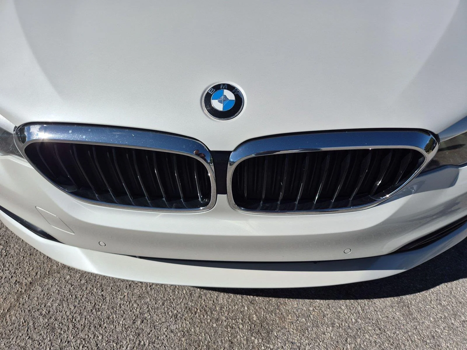 Used 2019 Mineral White Metallic BMW 530i xDrive image 13