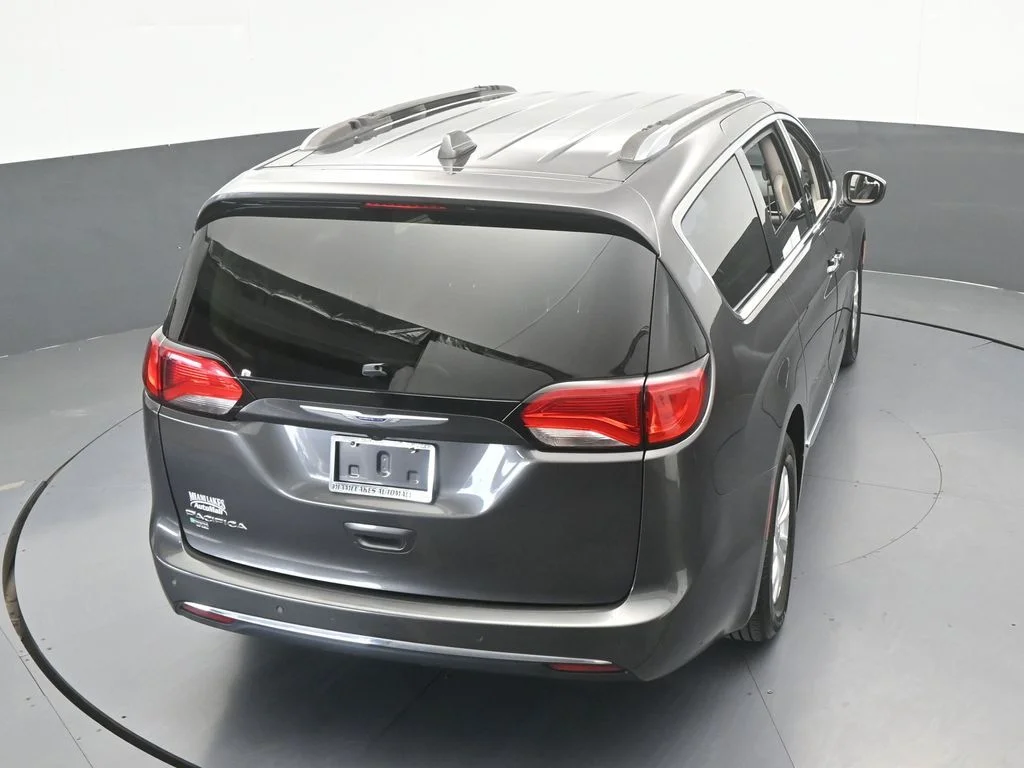 Used 2019 Granite Crystal Metallic Clearcoat Chrysler Touring L image 54