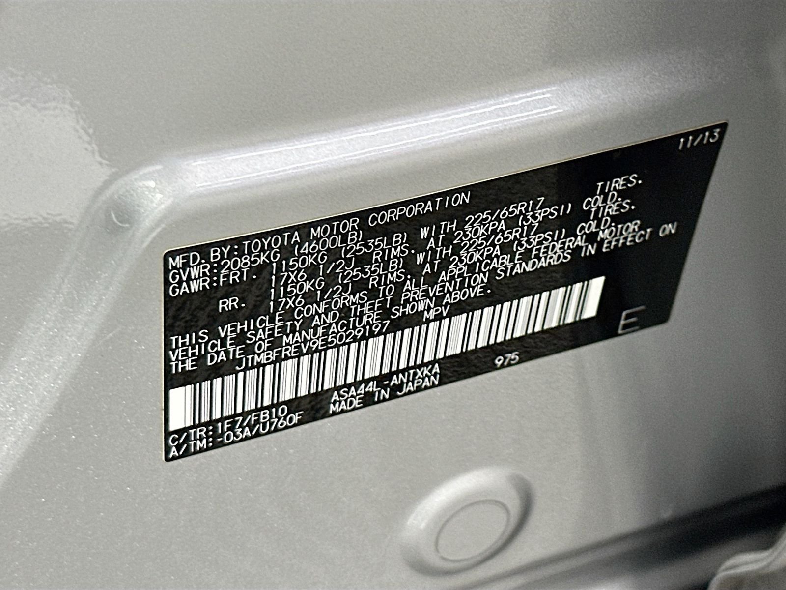 Used 2014 Classic Silver Metallic Toyota LE image 27