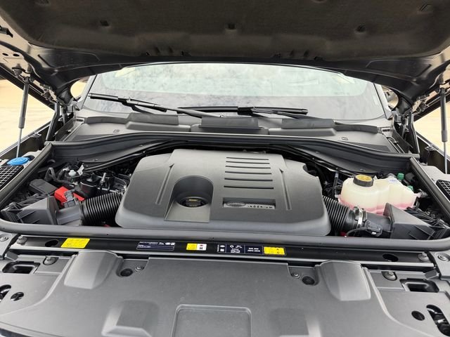 New 2026 Carpathian Grey Land Rover SE image 19