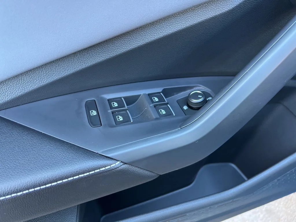 New 2026 Blue Volkswagen 1.5T SE image 30
