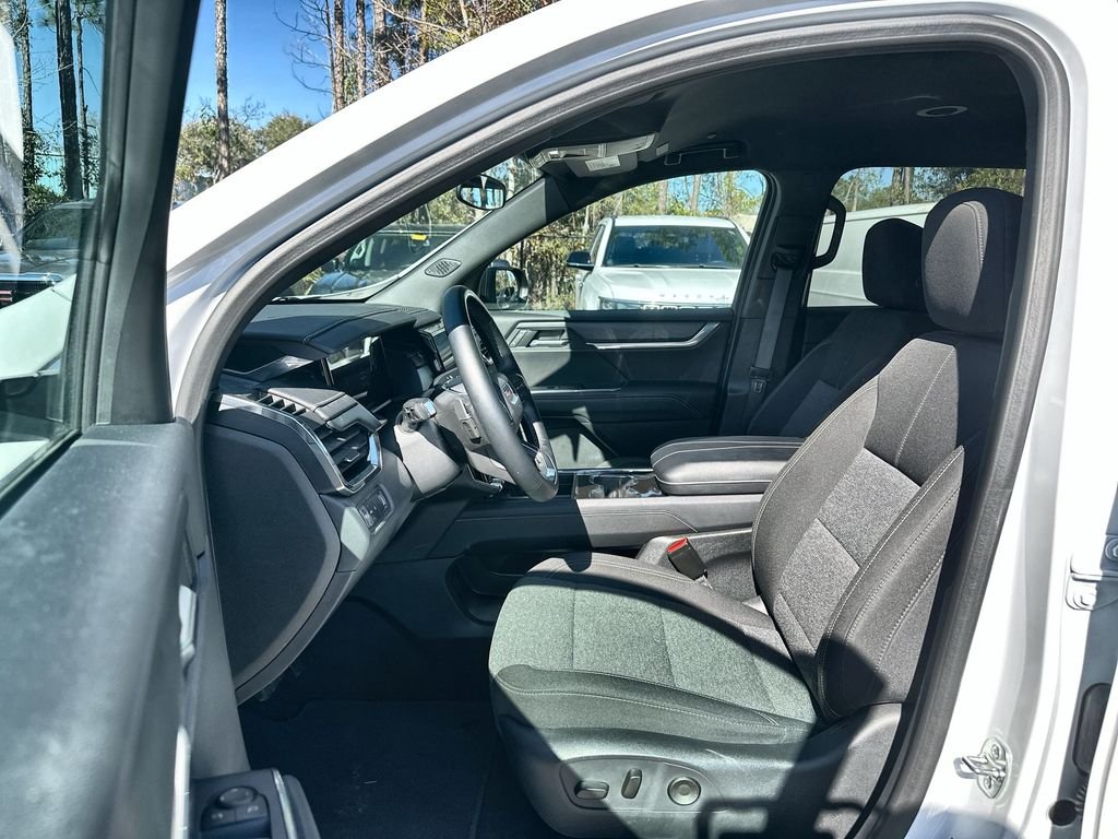 Used 2025 Summit White GMC Elevation image 19