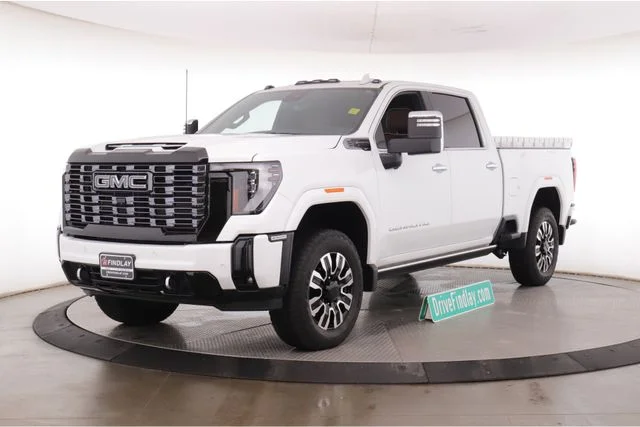 Used 2025 White GMC Denali Ultimate image 10