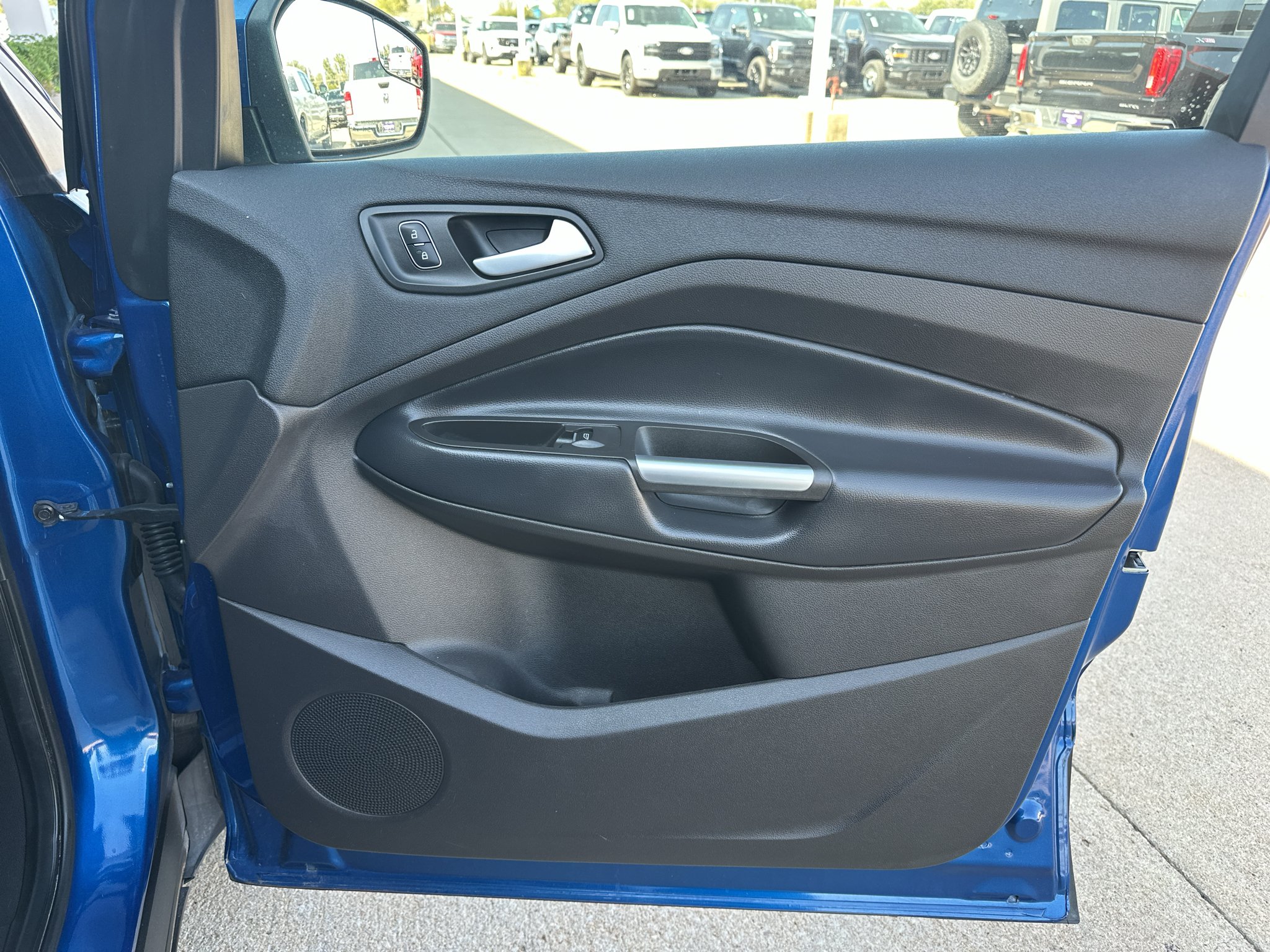 Used 2019 Lightning Blue Metallic Ford SE image 28