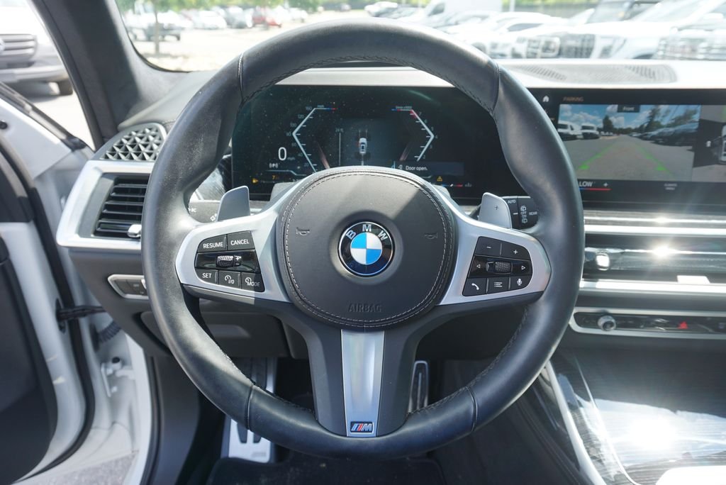 Used 2023 White Metallic BMW xDrive40i image 15