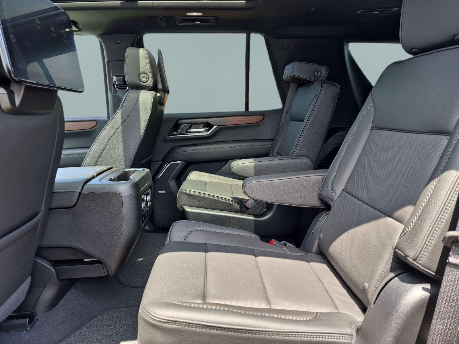 2026 GMC Yukon Denali - Photo 23