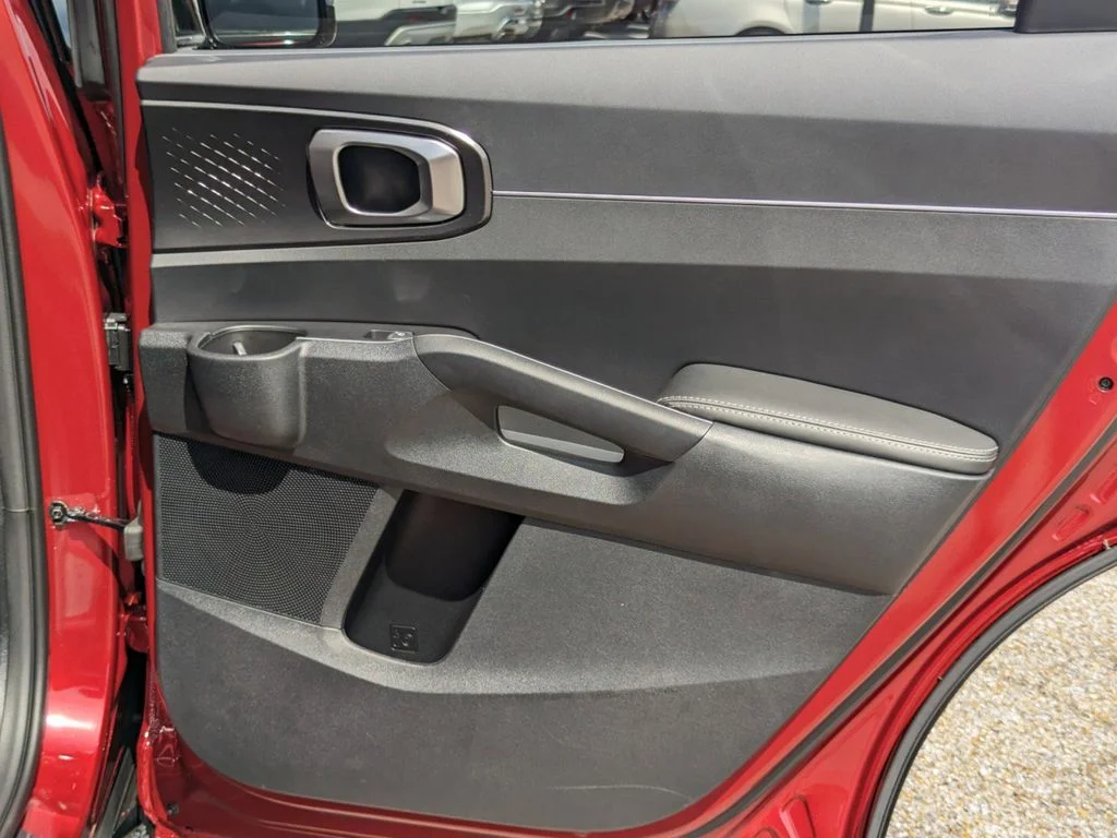 New 2023 RED Kia S FWD image 37