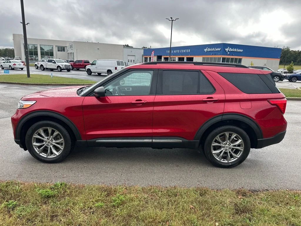 Used 2023 Red Metallic Ford XLT image 8